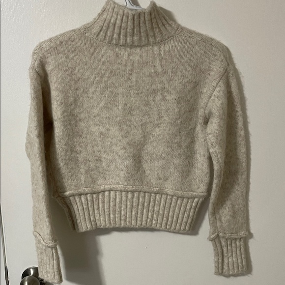 Flat White Los Angelos Cropped Oatmeal Colour Sweater Size Small - Picture 7 of 10